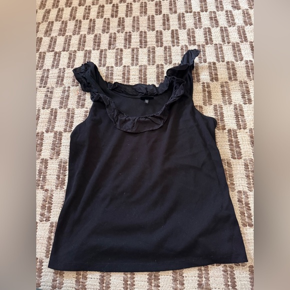 Who What Wear Black Ruffled Tank Top - Picture 1 of 3